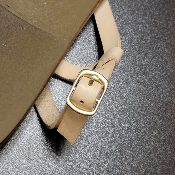 SO Gladiator Sandals - Picture 2 of 5